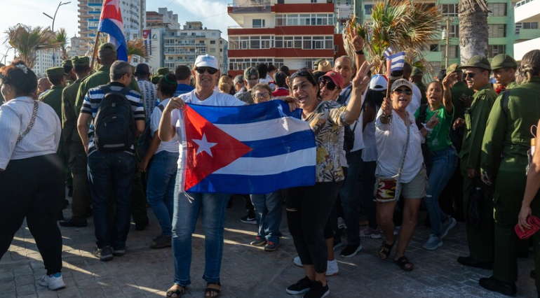 Ribuan Warga Kuba Marah dan Demo di Kedubes AS atas Dakwaan Raul Castro